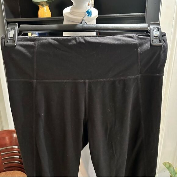 Athleta Black Cropped Leggings Size M - Picture 2 of 7